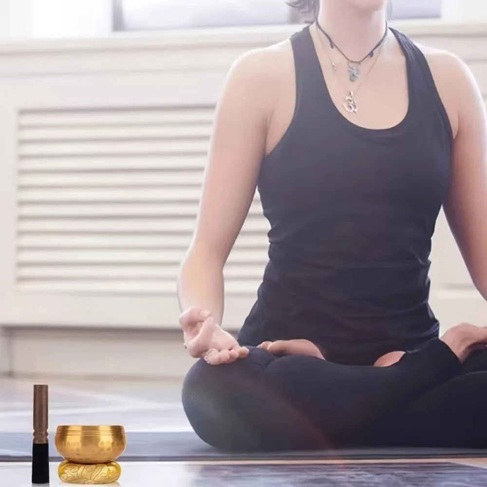 Hammered brass singing bowl - Picture 3 of 7